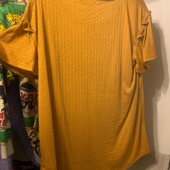 NWT- Unique Mustard Yellow Ruffle Sleeve Shirt- Medium - Picture 2 of 4